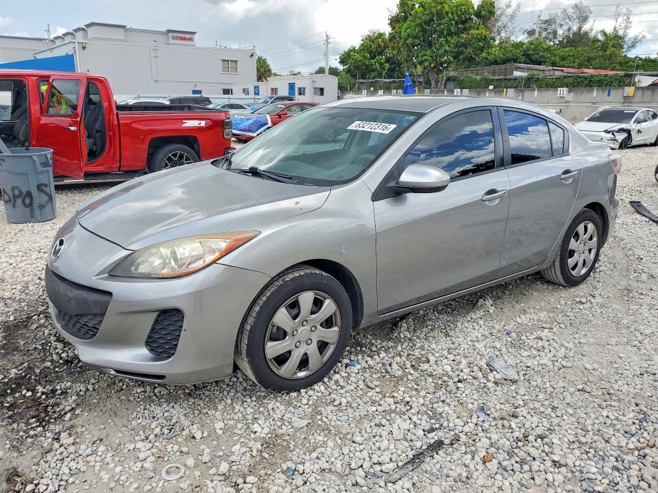 MAZDA 3 2012 with VIN JM1BL1UF5C1647352 - Photo from auction