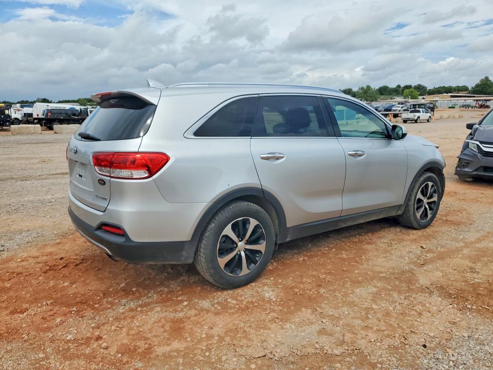 Photo 3 from auction – 2017 KIA SORENTO with VIN 5XYPH4A12HG276899