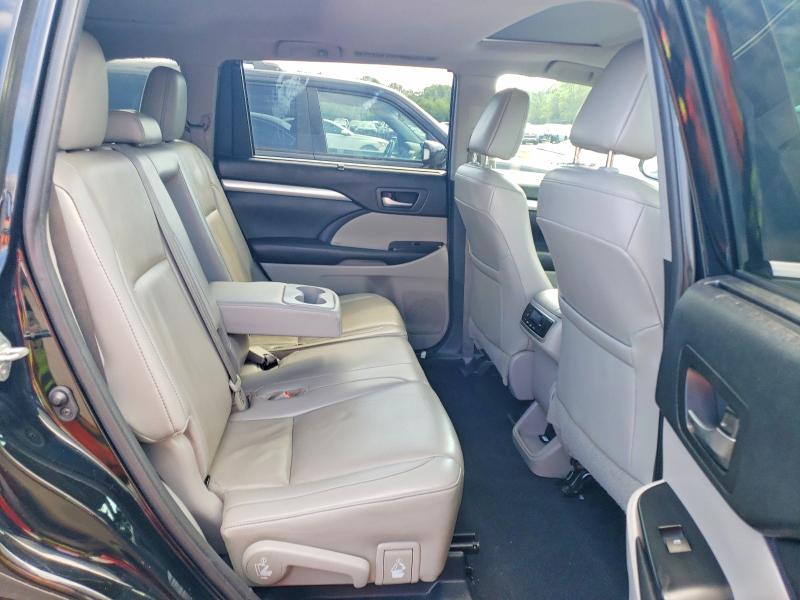 Zdjęcie 11 z aukcji – 2019 TOYOTA HIGHLANDER z VIN 5TDJZRFH8KS588564