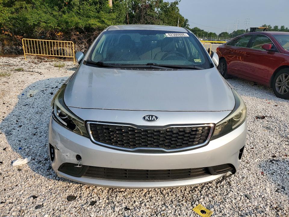 Photo 5 from auction – 2017 KIA FORTE with VIN 3KPFK4A79HE159528