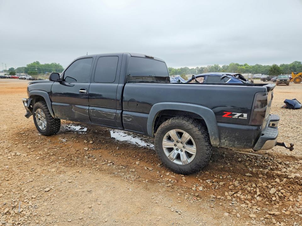 Photo 2 from auction – 2004 CHEVROLET SILVERADO with VIN 1GCEK19T34E210300