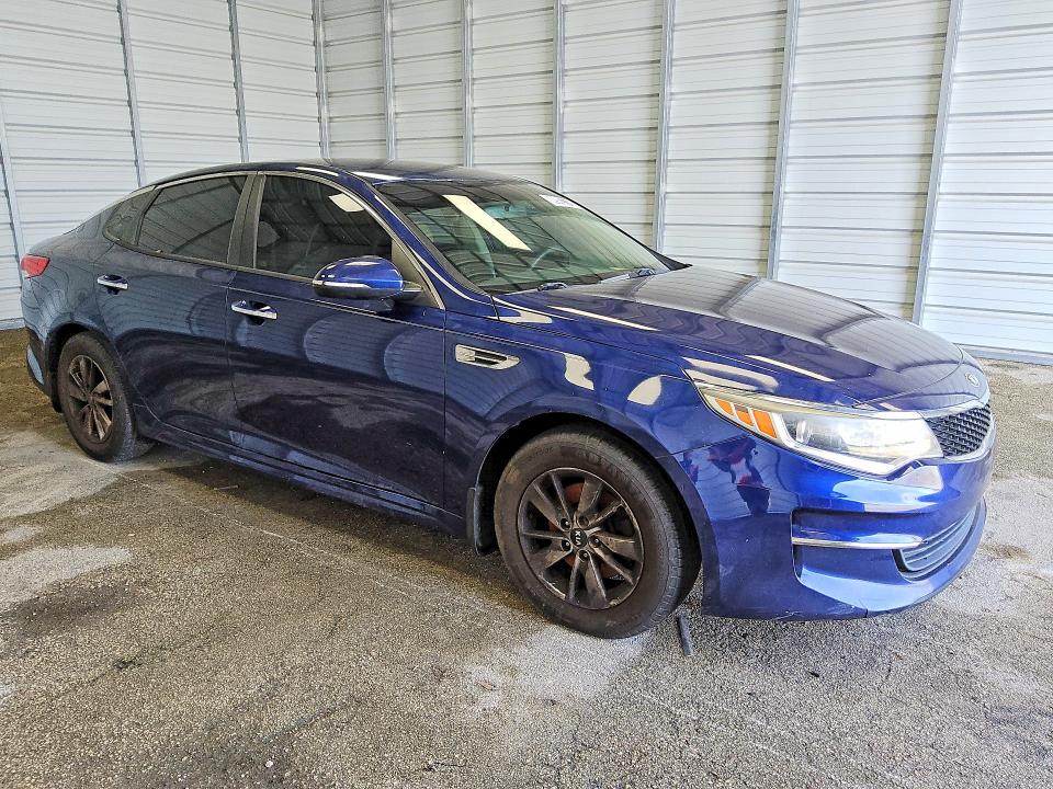 Photo 4 from auction – 2017 KIA OPTIMA with VIN 5XXGT4L33HG122414