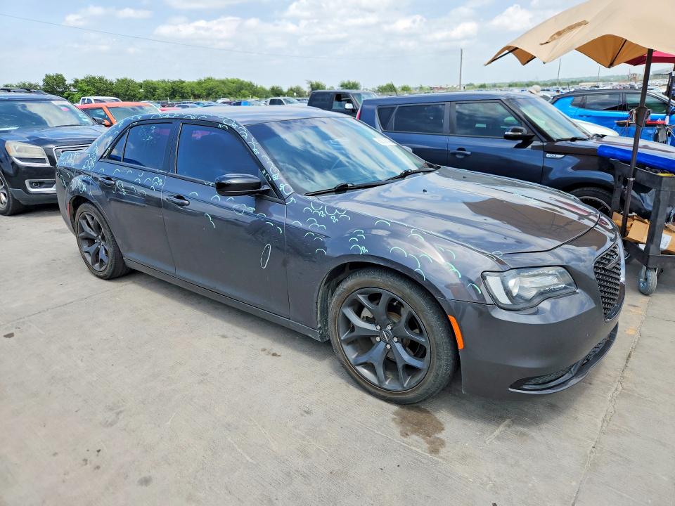 Photo 4 from auction – 2021 CHRYSLER 300 with VIN 2C3CCAAG7MH566958