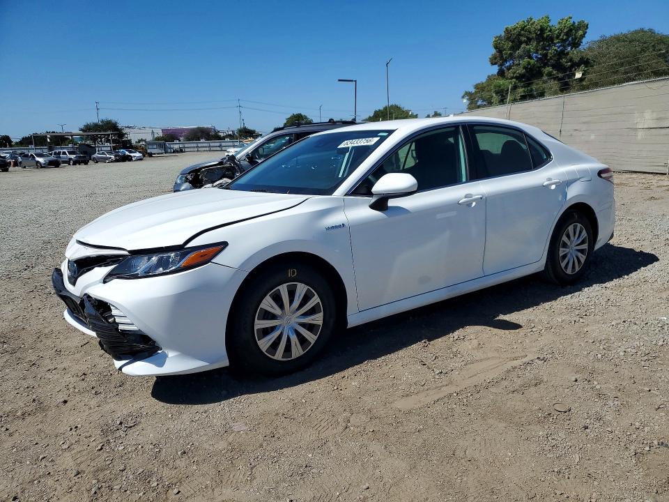 TOYOTA CAMRY 2020 with VIN 4T1C31AK2LU019233 - Photo from auction