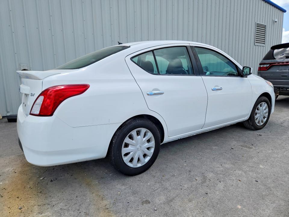 Photo 3 from auction – 2017 NISSAN VERSA with VIN 3N1CN7AP5HL806937