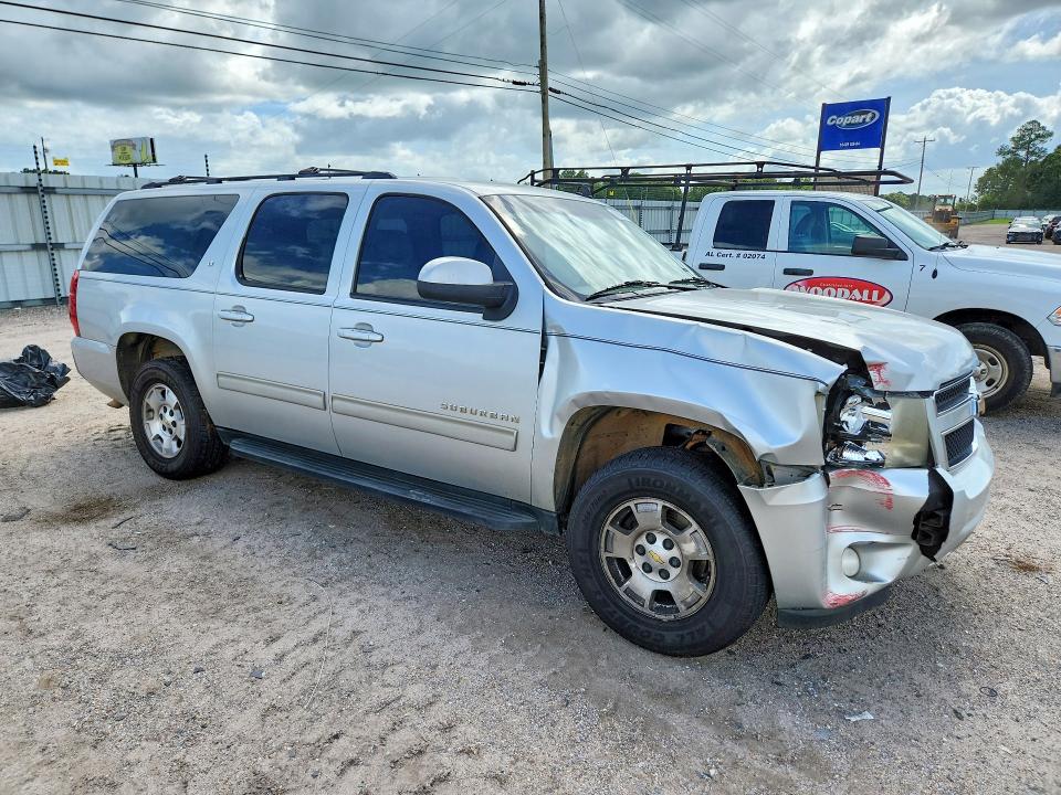 Photo 4 from auction – 2011 CHEVROLET SUBURBAN with VIN 1GNSCJE01BR327382