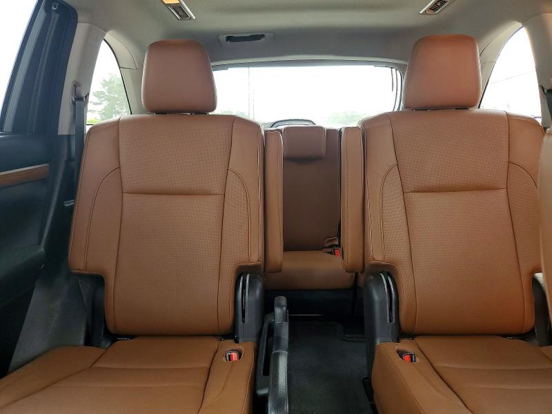 Photo 10 from auction – 2017 TOYOTA HIGHLANDER with VIN 5TDYZRFH3HS211583
