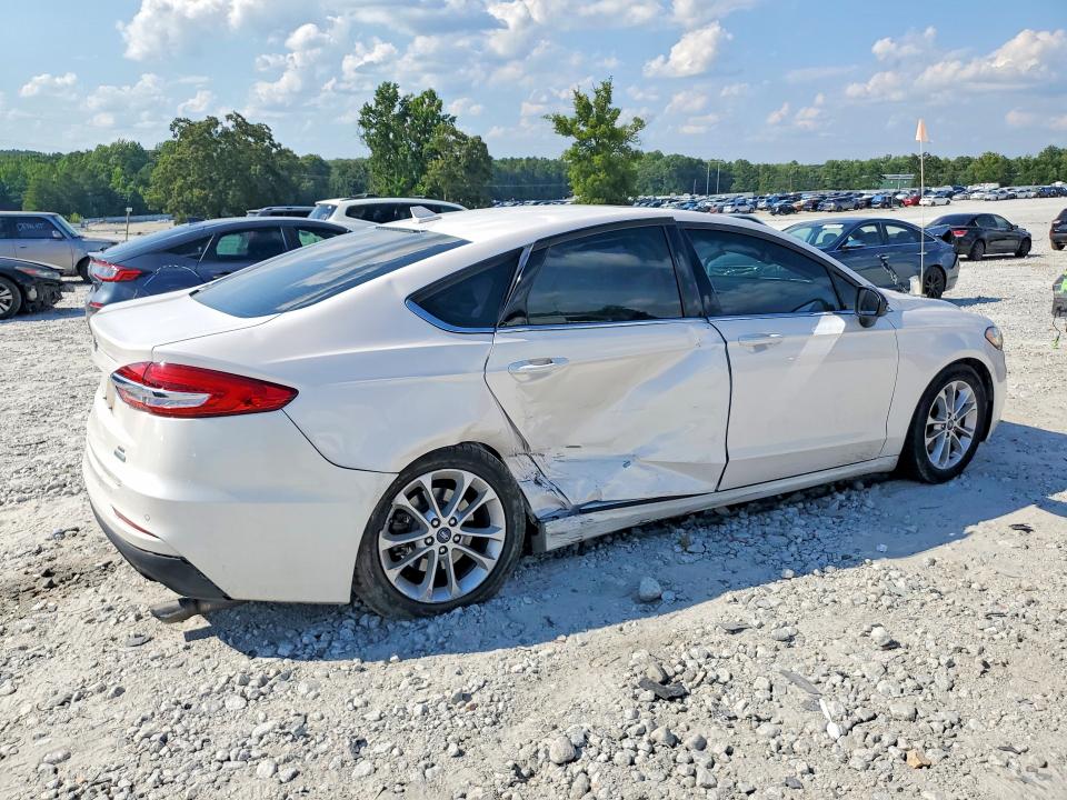 Photo 3 from auction – 2020 FORD FUSION with VIN 3FA6P0HDXLR147661