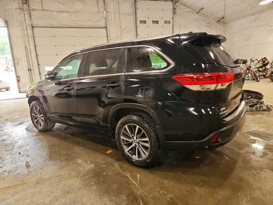 Photo 2 from auction – 2018 TOYOTA HIGHLANDER with VIN 5TDJZRFH2JS883738