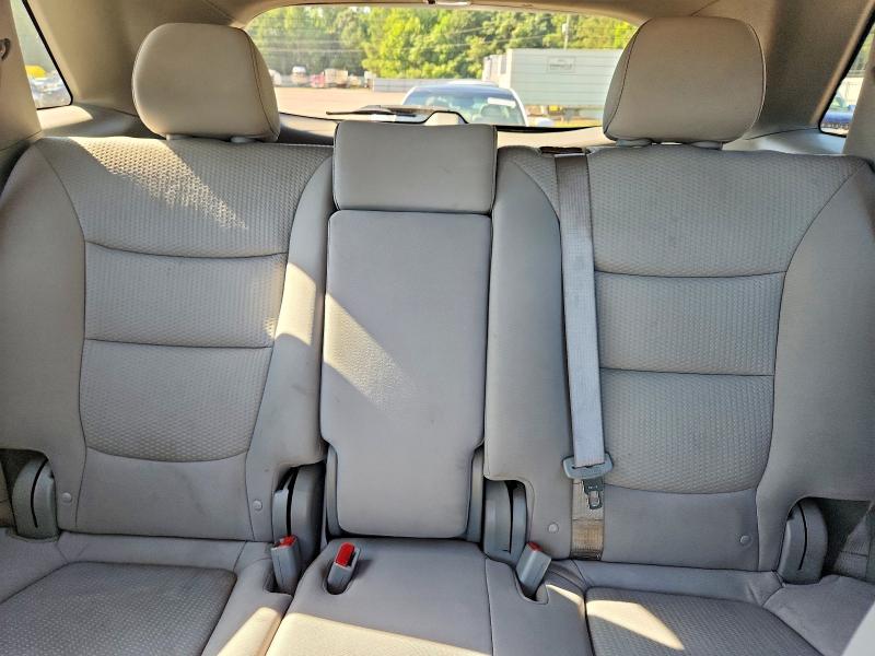 Photo 10 from auction – 2012 KIA SORENTO with VIN 5XYKT3A12CG292175