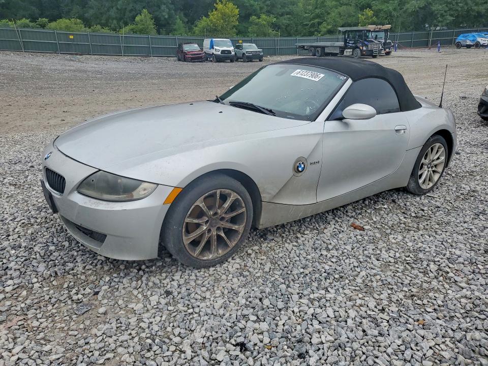 BMW Z4 2007 with VIN 4USBU33567LW73688 - Photo from auction