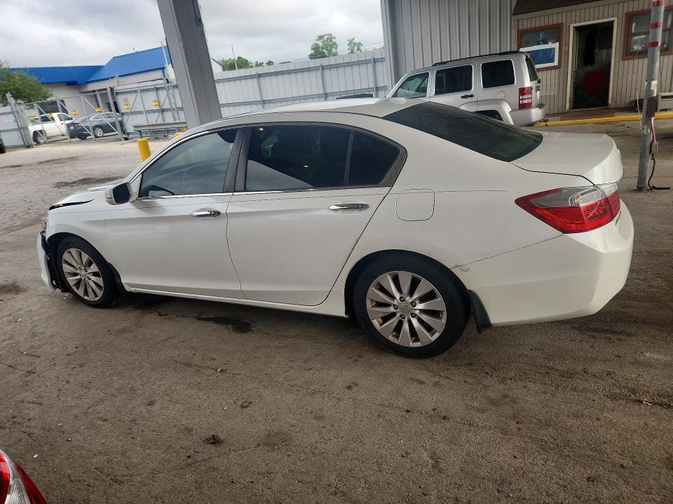 Photo 2 from auction – 2015 HONDA ACCORD with VIN 1HGCR2F81FA223681
