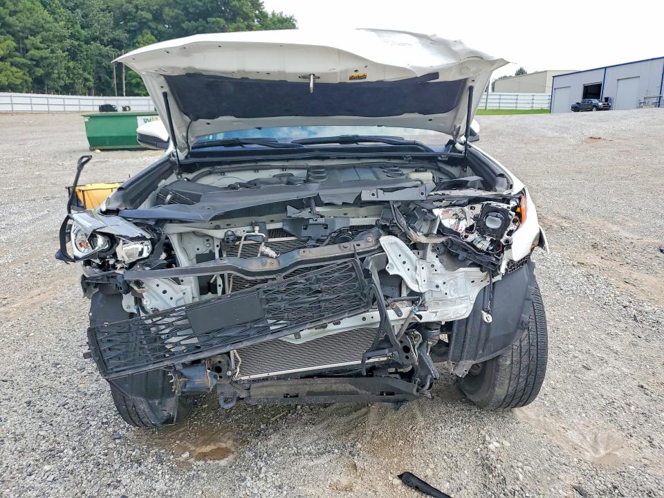 Photo 5 from auction – 2021 TOYOTA 4RUNNER with VIN JTEMU5JR9M5939703