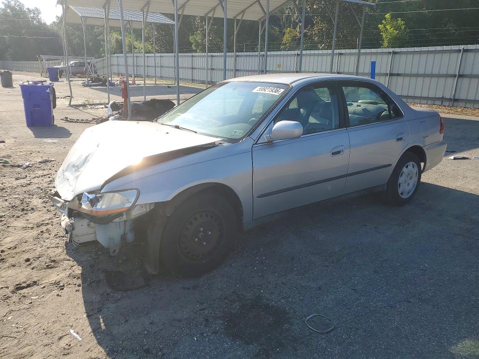 HONDA ACCORD 2000 with VIN 1HGCG5643YA076240 - Photo from auction