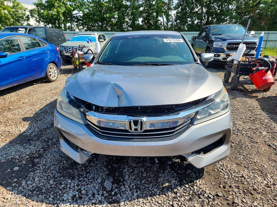 Photo 5 from auction – 2017 HONDA ACCORD with VIN 1HGCR2F52HA081947