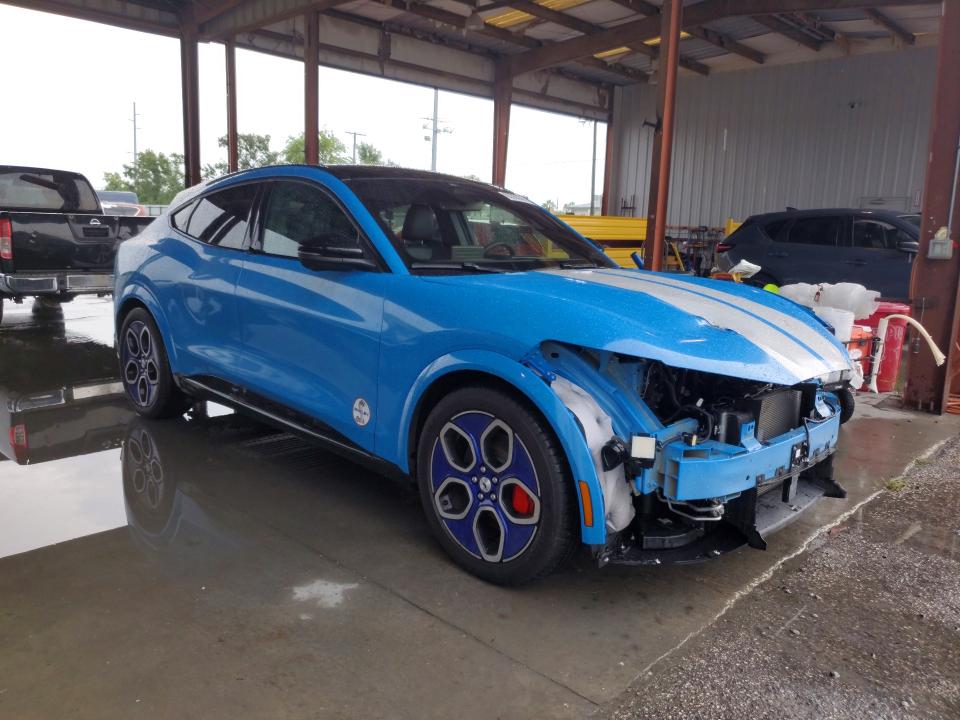Photo 4 from auction – 2023 FORD MUSTANG MACH-E with VIN 3FMTK4SE6PMA35779
