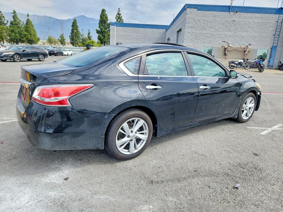 Photo 3 from auction – 2015 NISSAN ALTIMA with VIN 1N4AL3AP6FC183877