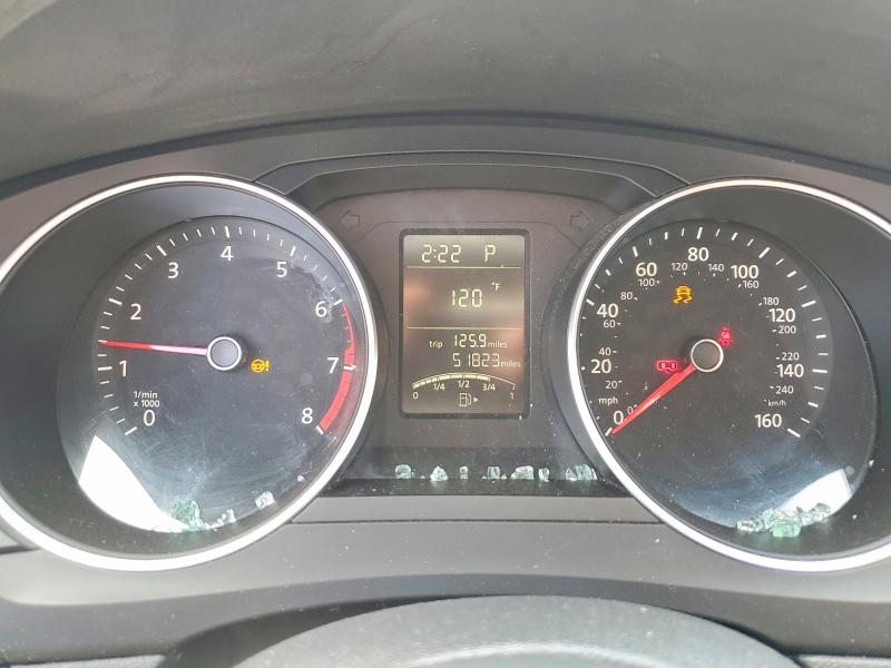 Photo 9 from auction – 2018 VOLKSWAGEN JETTA with VIN 3VW2B7AJXJM220714