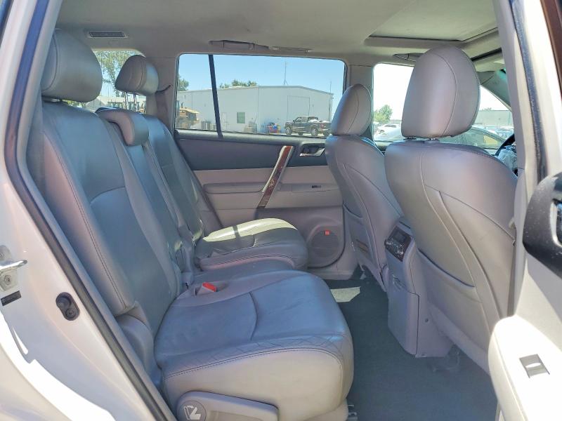 Photo 11 from auction – 2013 TOYOTA HIGHLANDER with VIN 5TDDK3EH1DS270028