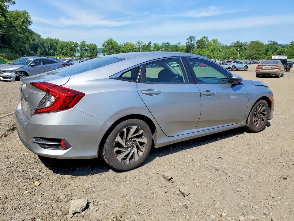 Photo 3 from auction – 2016 HONDA CIVIC with VIN 2HGFC2F70GH520479