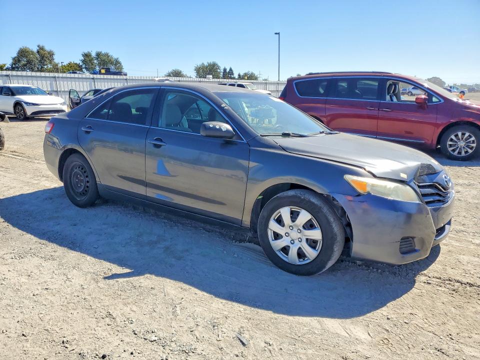 Photo 4 from auction – 2011 TOYOTA CAMRY with VIN 4T1BF3EK6BU665351