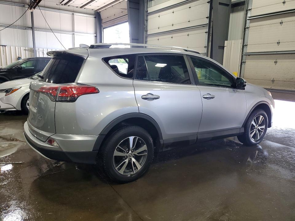 Photo 3 from auction – 2016 TOYOTA RAV4 with VIN 2T3RFREV3GW479941