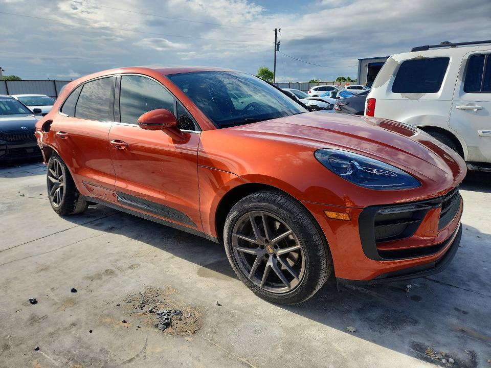 Photo 4 from auction – 2023 PORSCHE MACAN with VIN WP1AA2A52PLB00938
