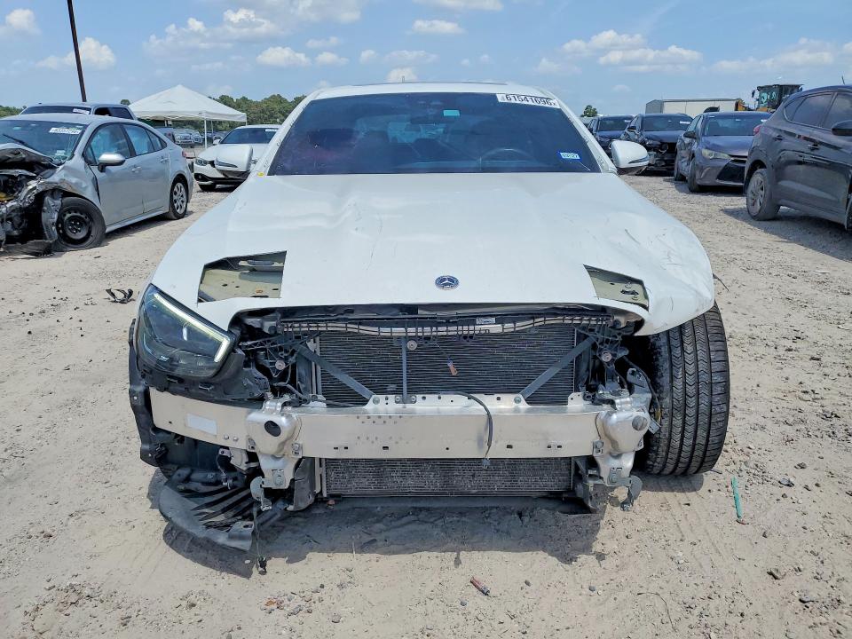 Photo 5 from auction – 2022 MERCEDES-BENZ E with VIN W1KZF8DB2NB056376