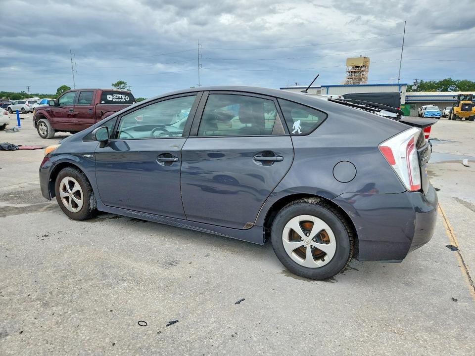 Photo 2 from auction – 2014 TOYOTA PRIUS with VIN JTDKN3DU3E0380807