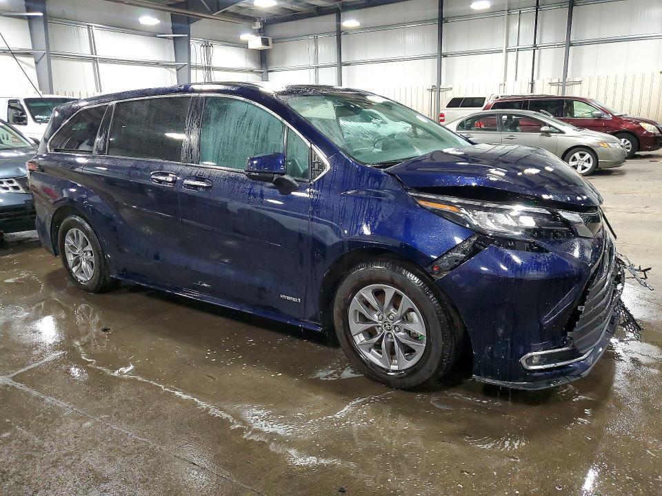 Photo 4 from auction – 2021 TOYOTA SIENNA with VIN 5TDYSKFC4MS017722