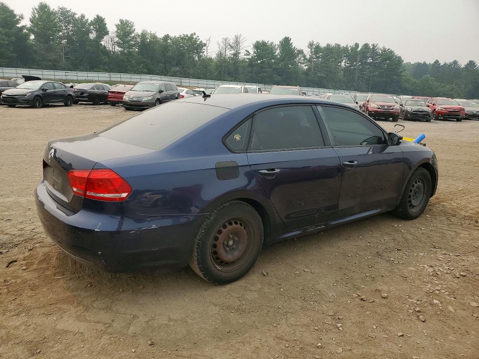 Photo 3 from auction – 2013 VOLKSWAGEN PASSAT with VIN 1VWAP7A35DC078213