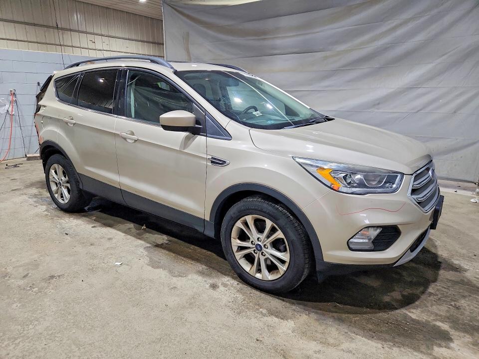 Photo 4 from auction – 2018 FORD ESCAPE with VIN 1FMCU9HD2JUD12467