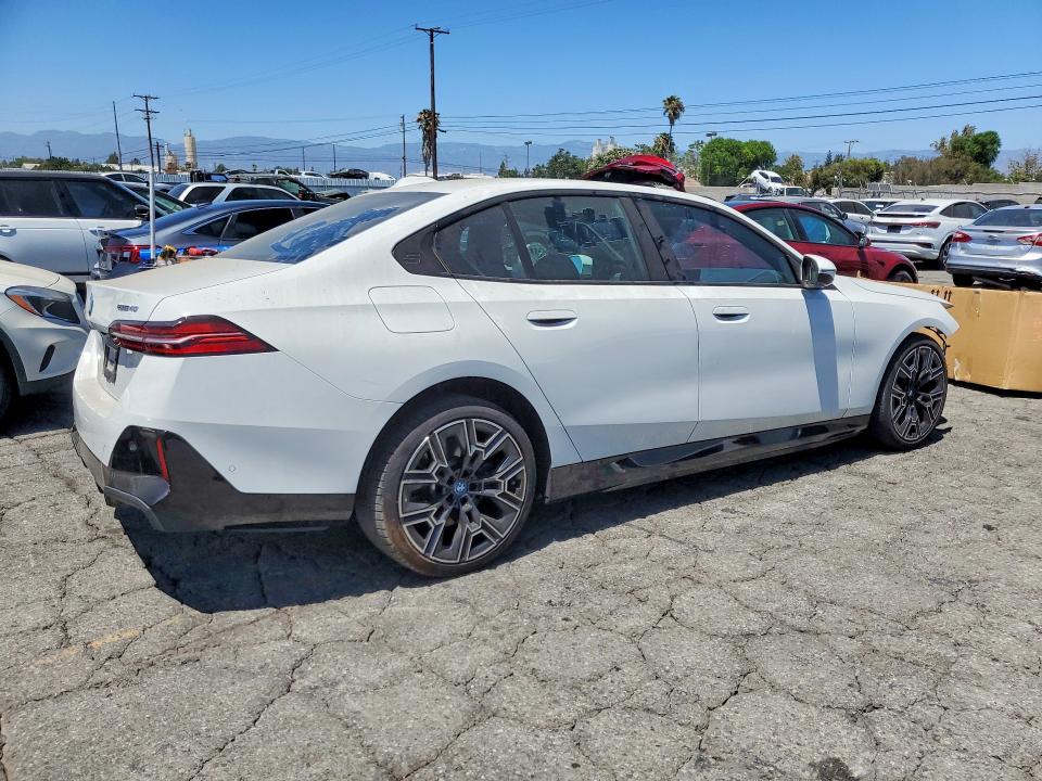 Photo 3 from auction – 2024 BMW I5 with VIN WBY33FK08RCS93211