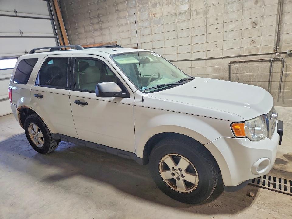Zdjęcie 4 z aukcji – 2012 FORD ESCAPE z VIN 1FMCU9DG9CKB34524