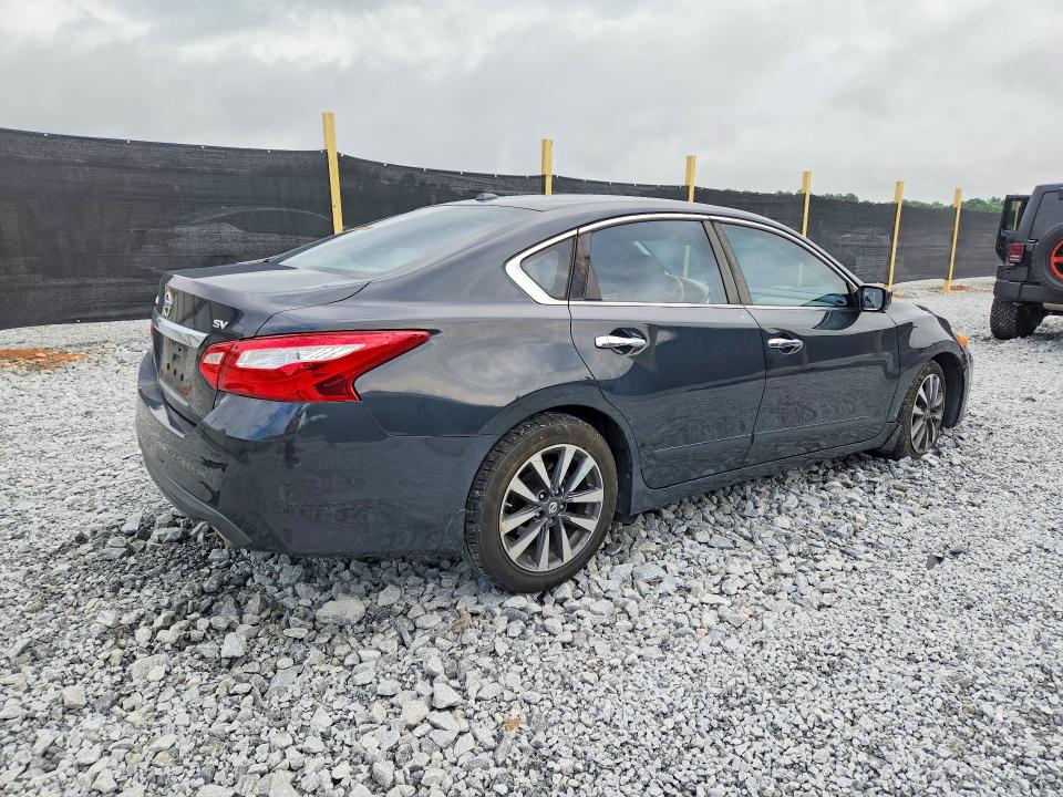 Photo 3 from auction – 2017 NISSAN ALTIMA with VIN 1N4AL3AP2HC215095