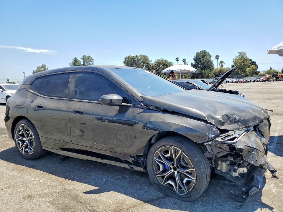 Photo 4 from auction – 2025 BMW IX with VIN WB523CF09SCS36233