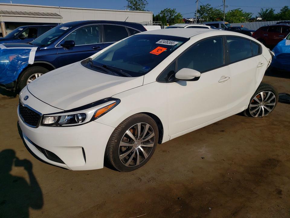KIA FORTE 2017 with VIN 3KPFK4A75HE083001 - Photo from auction
