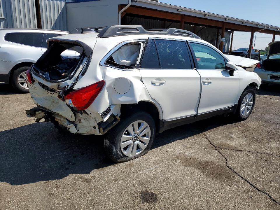 Фото 3 с аукциона – 2018 SUBARU OUTBACK с VIN 4S4BSACC0J3221317