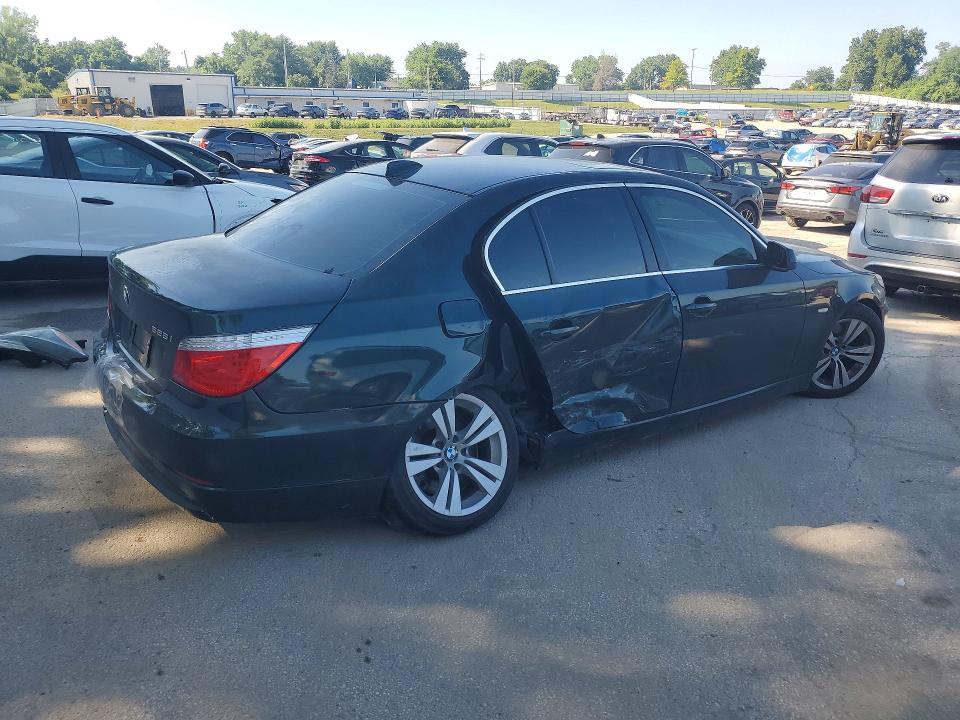 Снимка 3 от търг – 2010 BMW 528 с VIN WBANU5C58AC366185