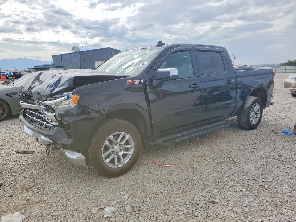CHEVROLET SILVERADO 2022 with VIN 1GCUDDED8NZ587222 - Photo from auction