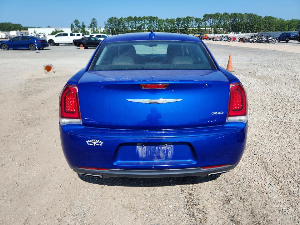 Photo 6 from auction – 2019 CHRYSLER 300 with VIN 2C3CCAAG6KH666255