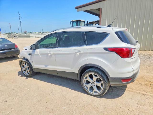 Photo 2 from auction – 2019 FORD ESCAPE with VIN 1FMCU0J90KUB26509