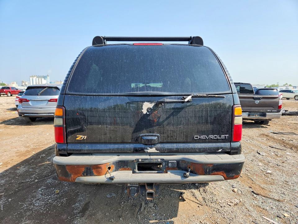 Photo 6 from auction – 2004 CHEVROLET SUBURBAN with VIN 3GNFK16Z34G304450