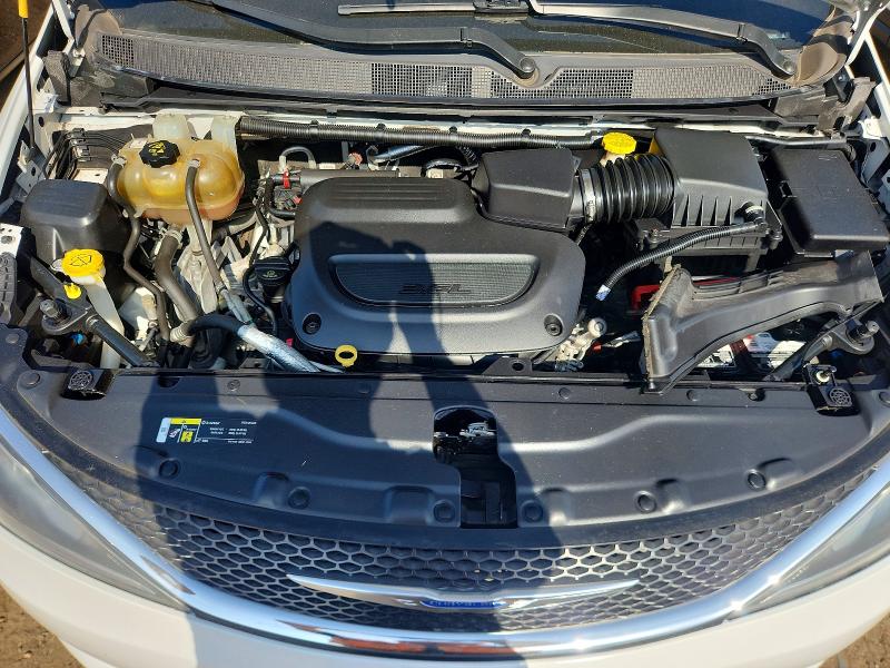 Photo 12 from auction – 2019 CHRYSLER PACIFICA with VIN 2C4RC1FG0KR594252