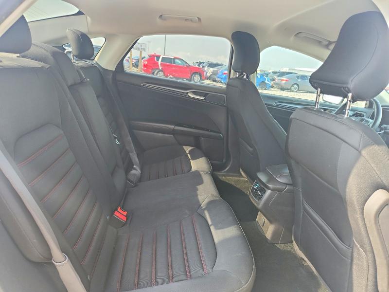 Photo 10 from auction – 2016 FORD FUSION with VIN 3FA6P0LUXGR127150