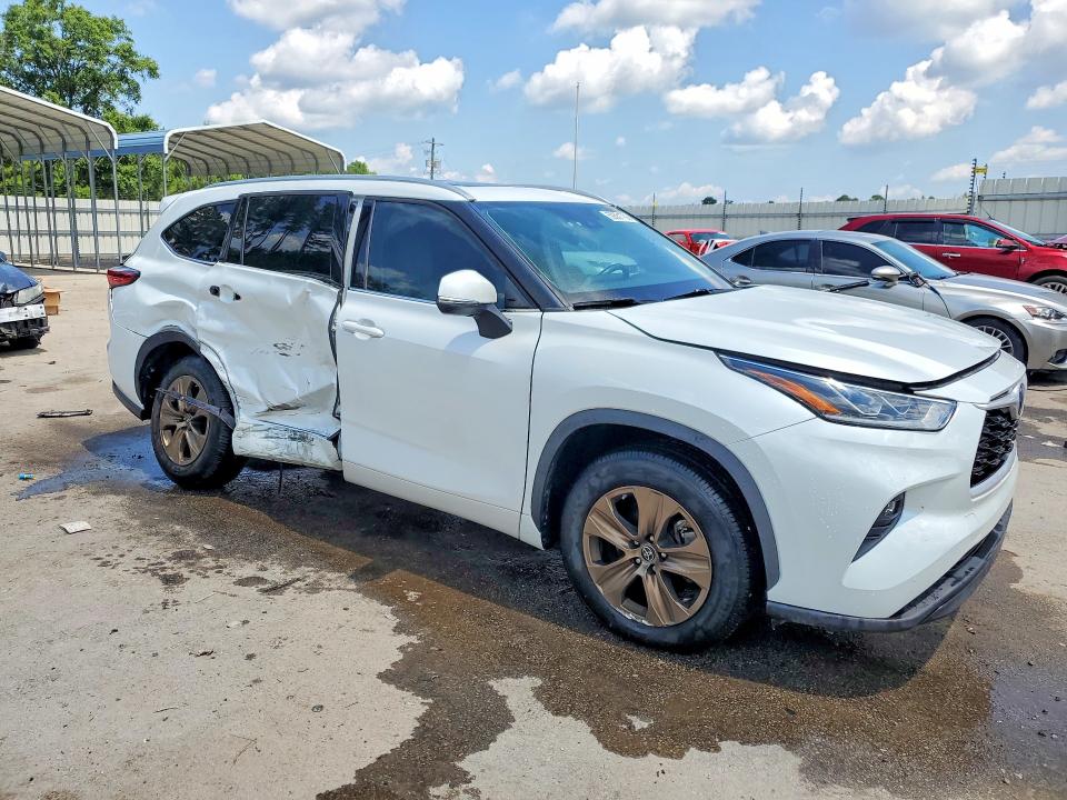 Photo 4 from auction – 2022 TOYOTA HIGHLANDER HYBRID with VIN 5TDAARAH5NS510312