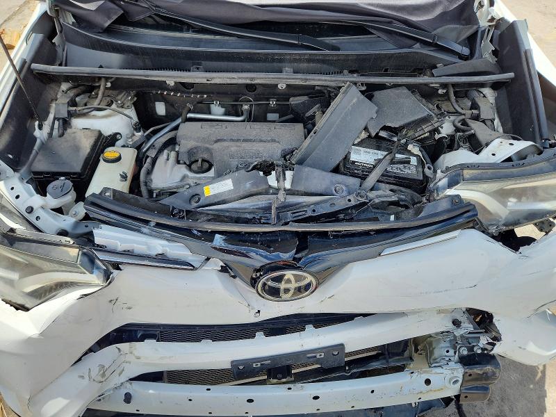 Photo 12 from auction – 2017 TOYOTA RAV4 with VIN 2T3RFREV4HW627919