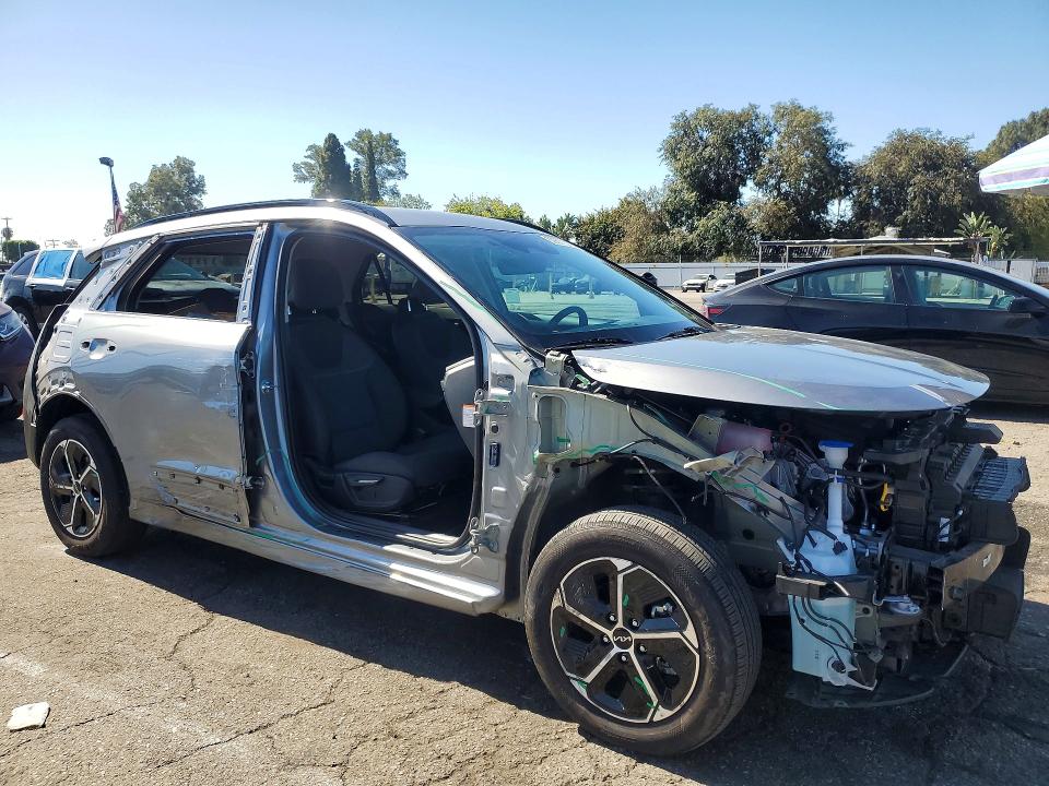 Photo 4 from auction – 2025 KIA NIRO with VIN KNDCP3LE6S5264041