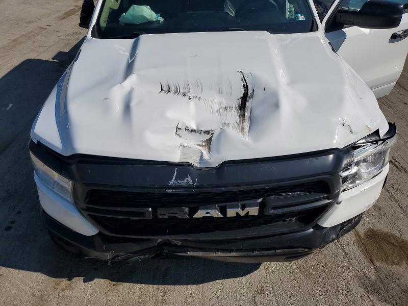 Снимка 11 от търг – 2019 RAM 1500 с VIN 1C6SRFCT0KN917041