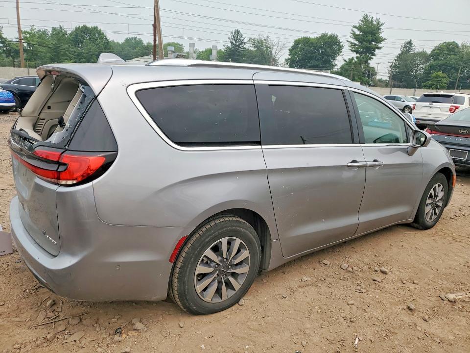 Photo 3 from auction – 2021 CHRYSLER PACIFICA with VIN 2C4RC1L71MR594686